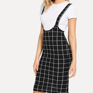 Grid Pattern Skirt with Strap Size M